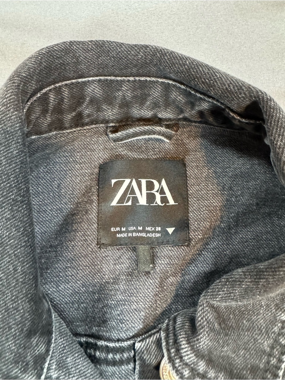 Zara Black Washed Denim Jacket Medium Classic Trucker Jean Jacket - Picture 4 of 7